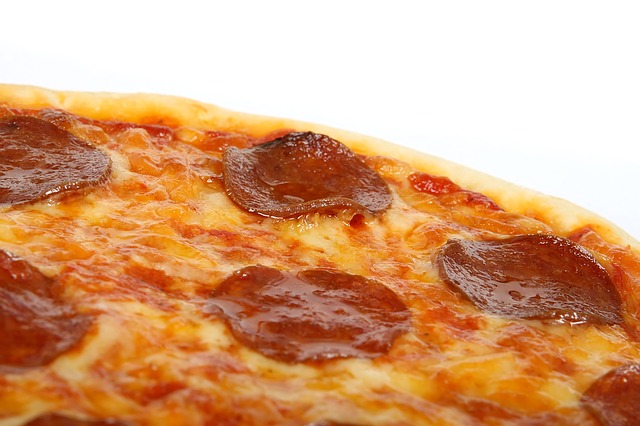 Korzyści z jedzenia pizzy – pizza na telefon Wrocław.