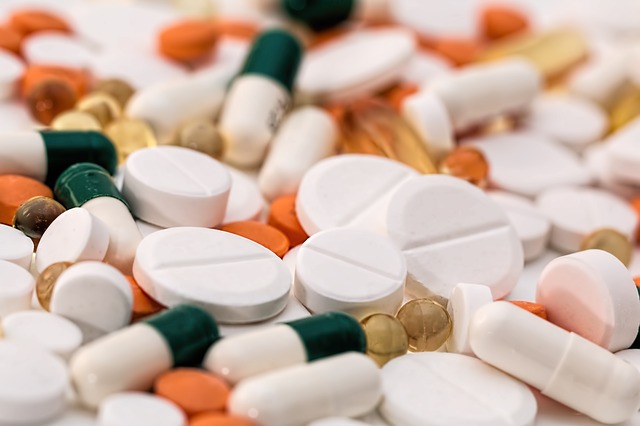 Uzależnienie od leków – lekomania – statystyki. Kiedy leki zamiast ratować życie, niszczą je